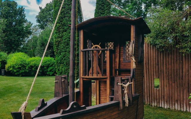Drewniany plac zabaw kuter rybacki – realizacja na zamówienie