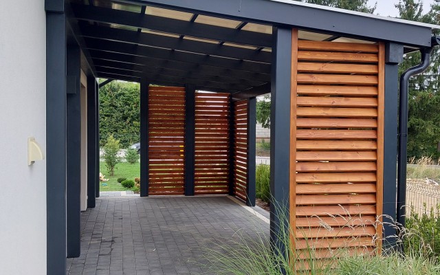 Drewniane konstrukcje ogrodowe przy małej działce