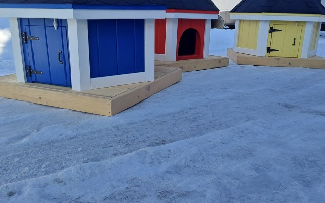 Trzy Domki Dla Kaczek Dla Europejskiego Centrum Bajki W Pacanowie