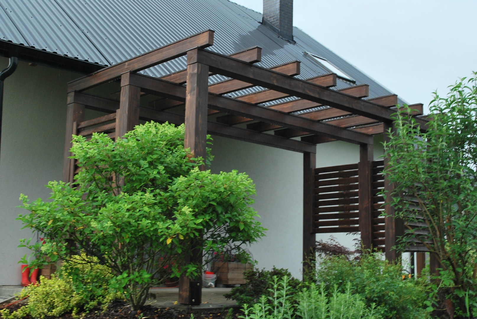 patio pergola.JPG