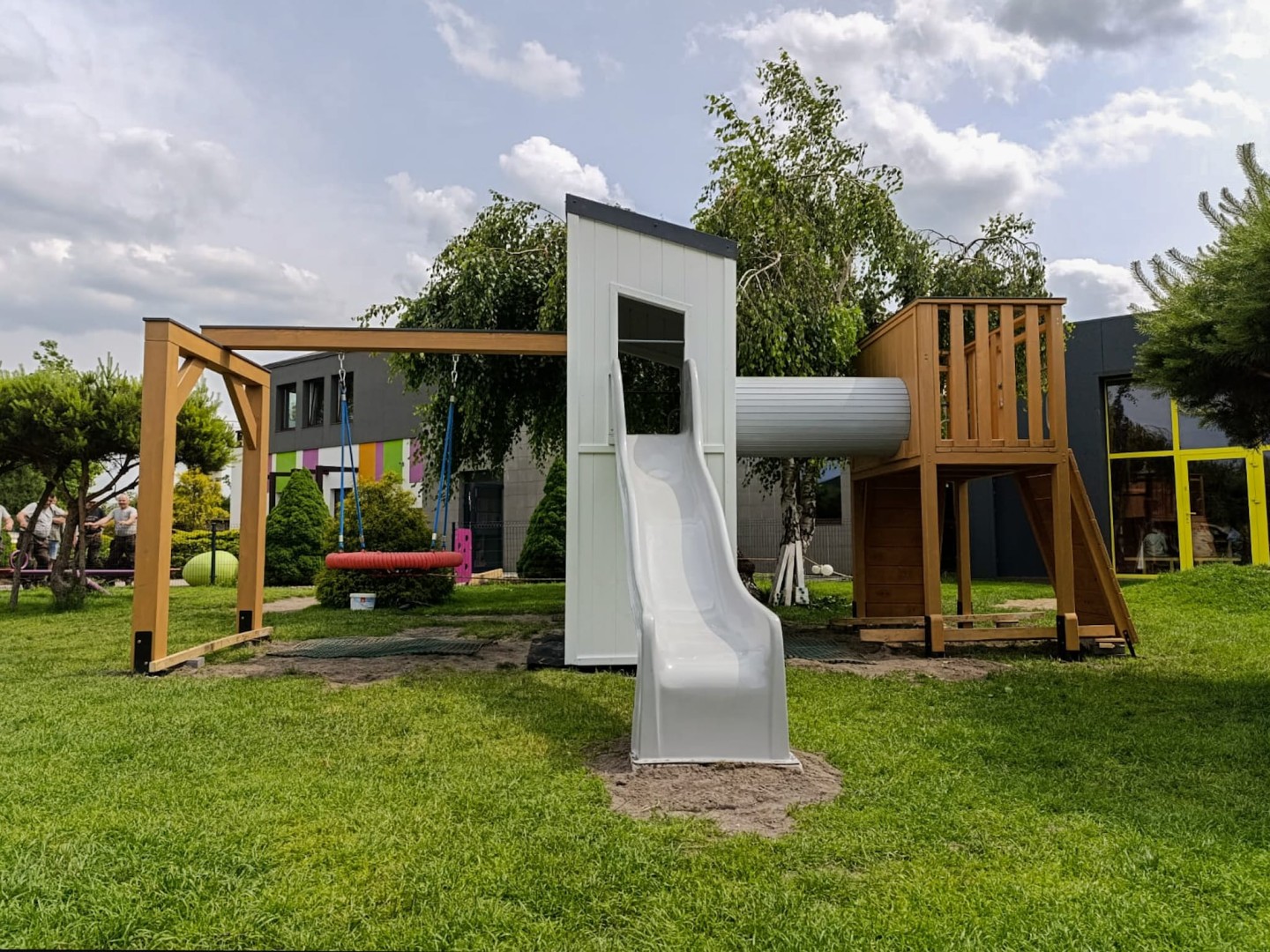 Plac zabaw dla dzieci w przedszkolu