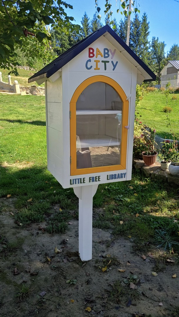 Biblioteczka plenerowa dla dzieci