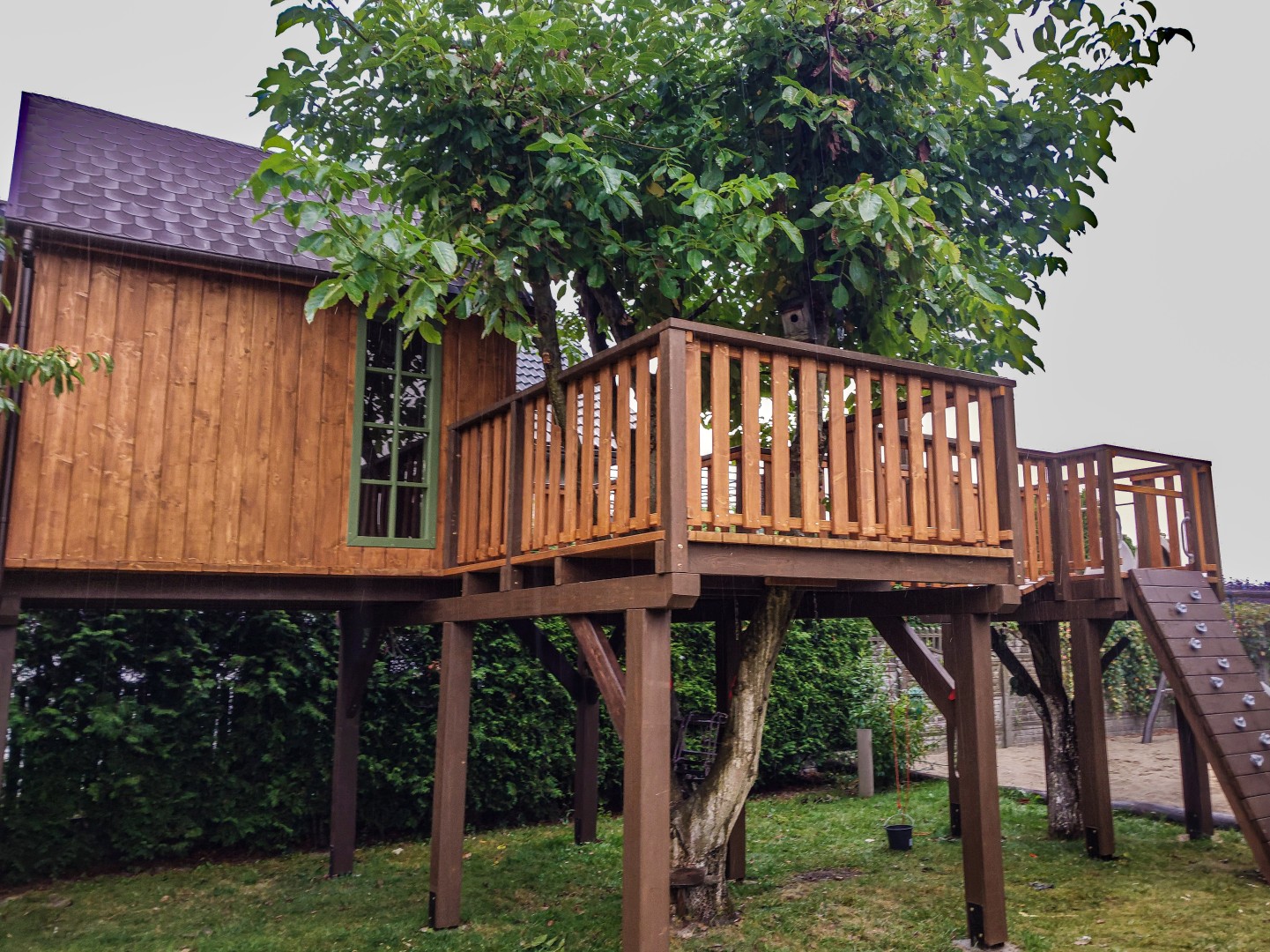 domek na drzewie 18 z placem zabaw (14).jpg