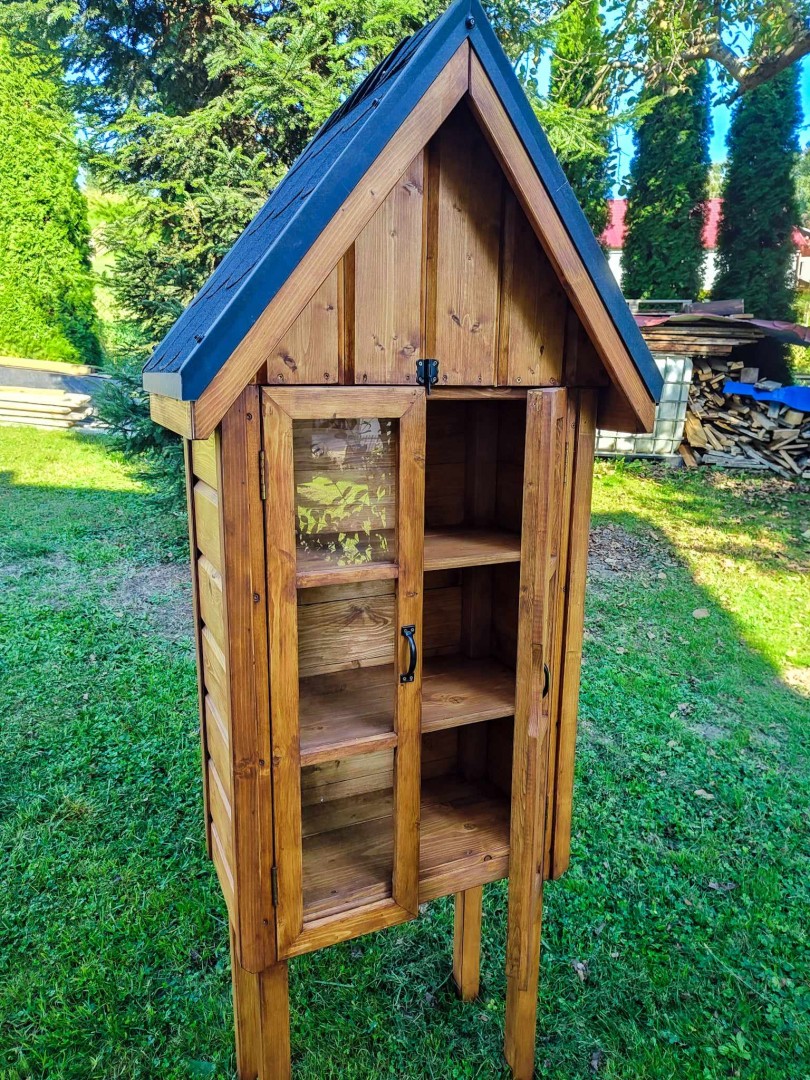 biblioteczka plenerowa parkowa wymiana książek outdoor.jpg