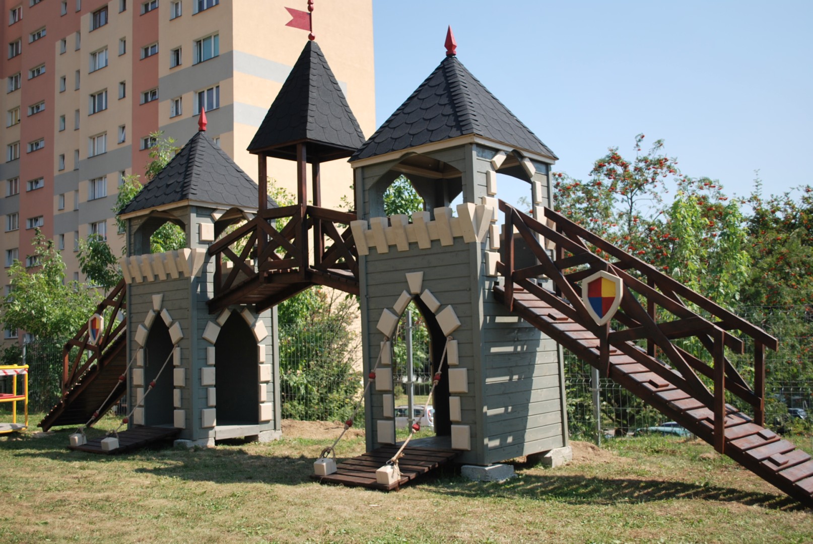 Plac zabaw dla dzieci zamek 