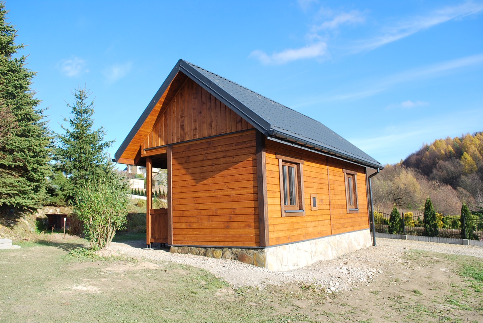 Drewniany domek działkowy