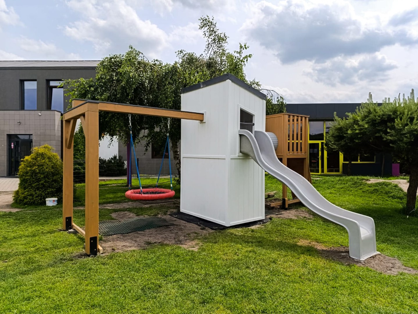 plac-zabaw-dla dzieci-nowoczesna-baszta-26 (3).jpg