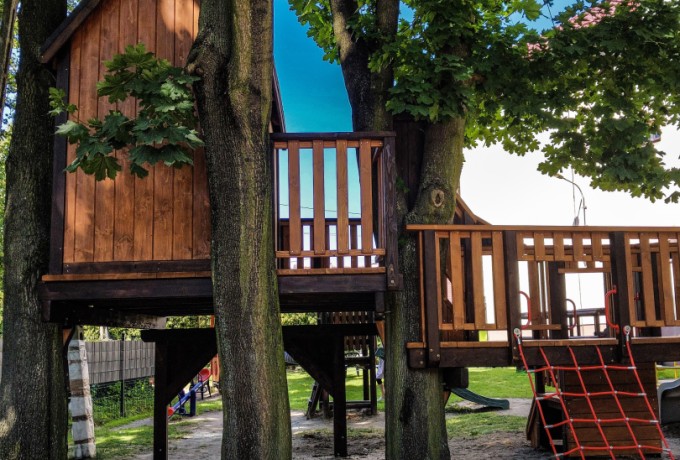 Domek na drzewie dla przedszkola