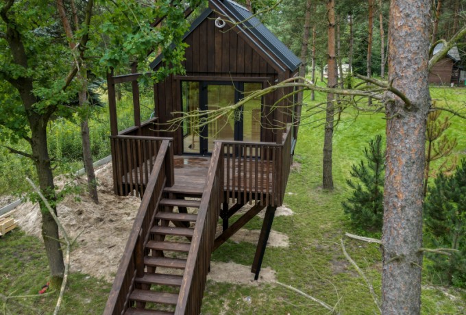 Taras 200x350 cm przy domku na drzewie w kolorze palisander