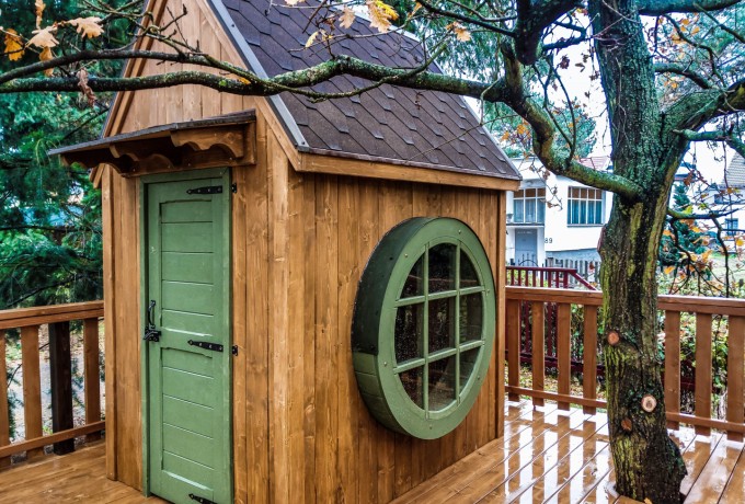 domek na drzewie 19 z okrągłym oknem (5).jpg